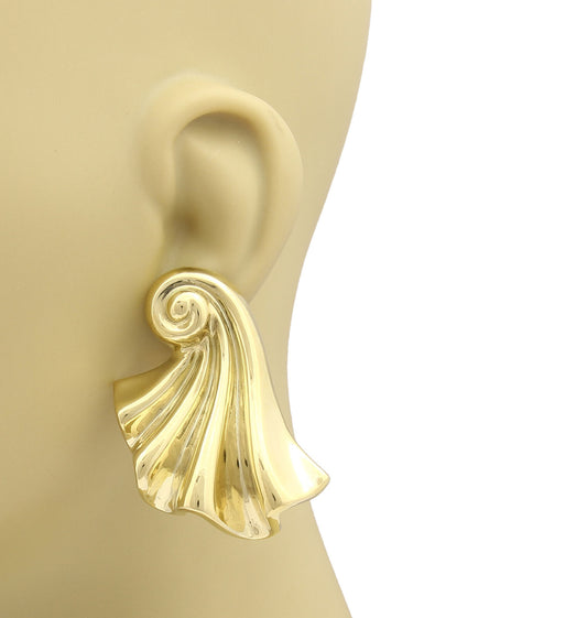 Large 18k Yellow Gold Shell Curled Earrings