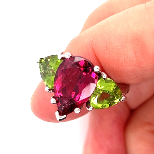 Pink Tourmaline & Peridot 18k White Gold Ring - Size 7