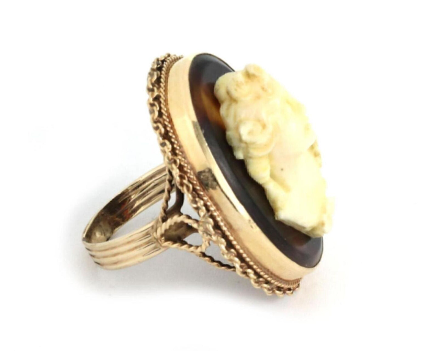 Carved Woman Cameo 14k Yellow Gold Oval Ring - Size 6