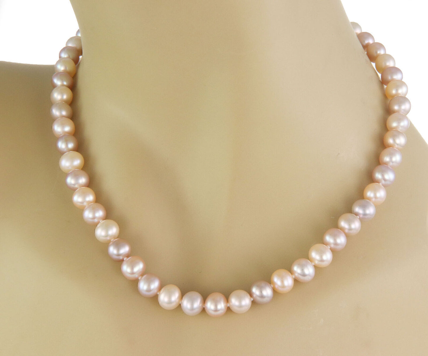 Tiffany & Co. Signature 18k White Gold 8mm Multicolor Pearl Necklace