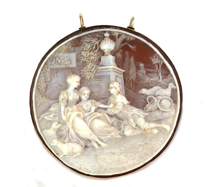 Large Carved Shell 18k Yellow Gold Cameo Pendant