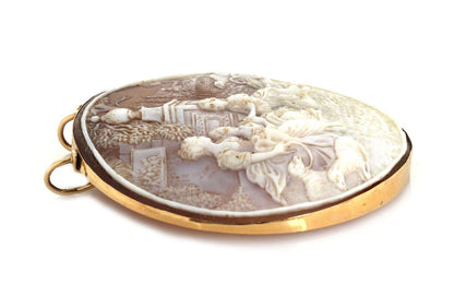 Large Carved Shell 18k Yellow Gold Cameo Pendant