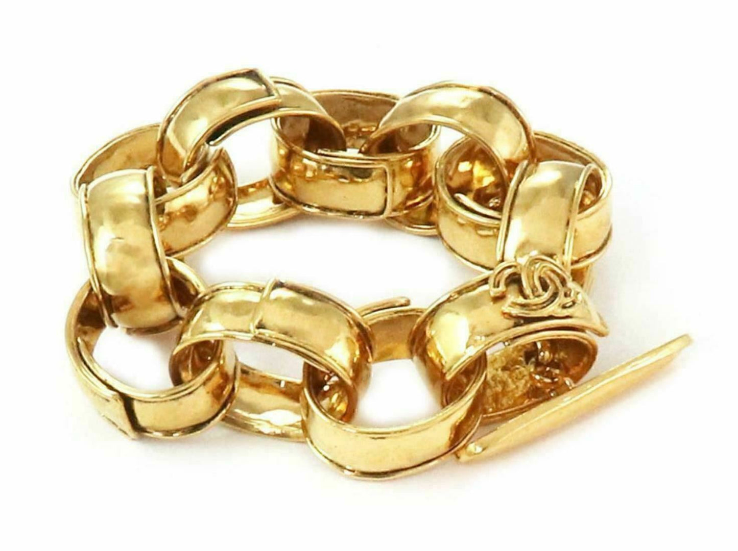 Chanel 92P Fashion Gold Plated Metal Large Hammered Oval Links Toggle Bracelet
