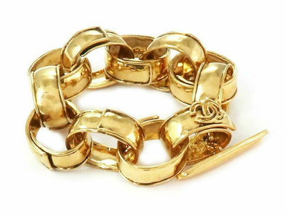 Chanel 92P Fashion Gold Plated Metal Large Hammered Oval Links Toggle Bracelet