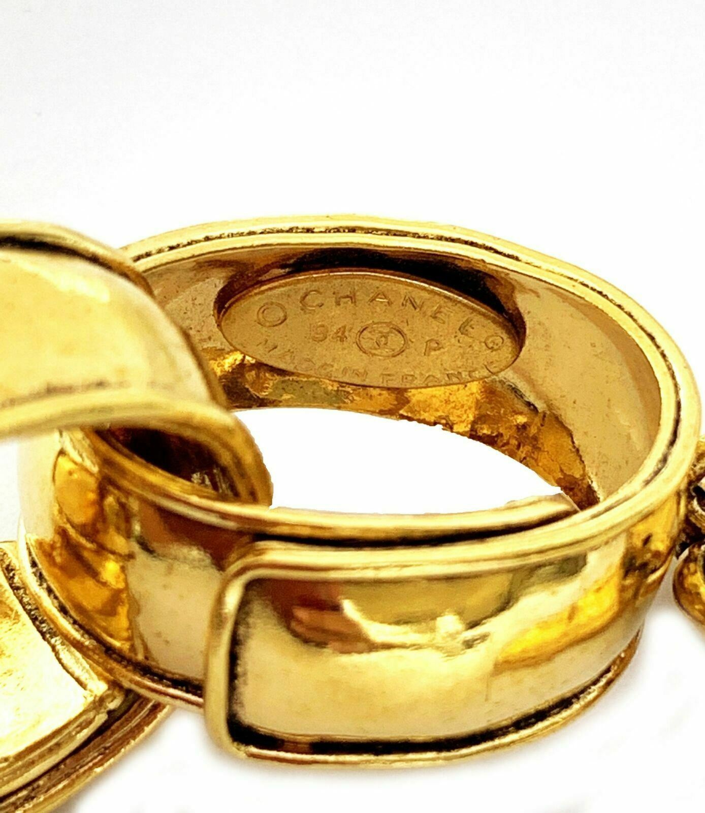 Chanel 92P Fashion Gold Plated Metal Large Hammered Oval Links Toggle Bracelet