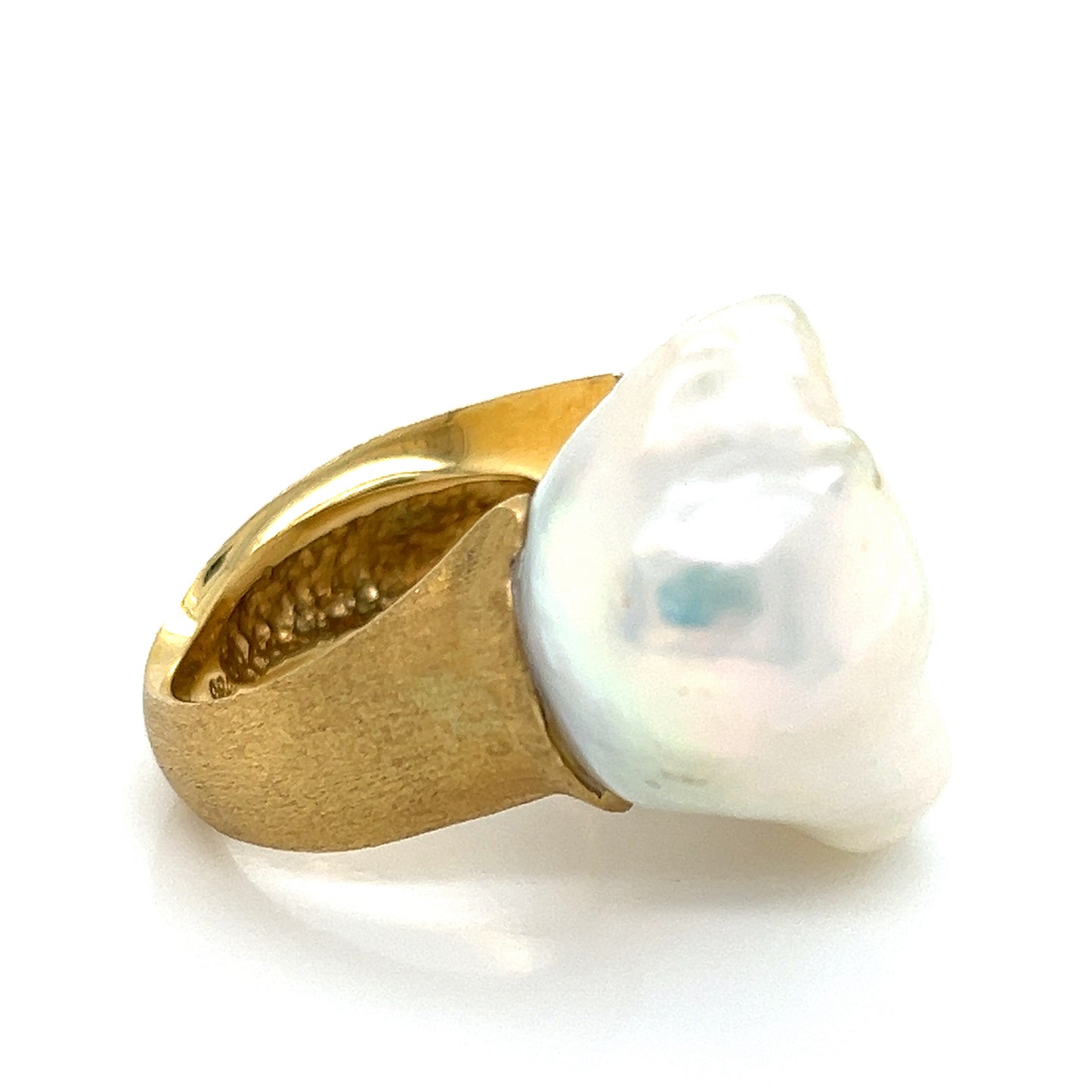 Yvel Satin Sea Baroque Freshwater Pearl 18k Yellow Gold Ring