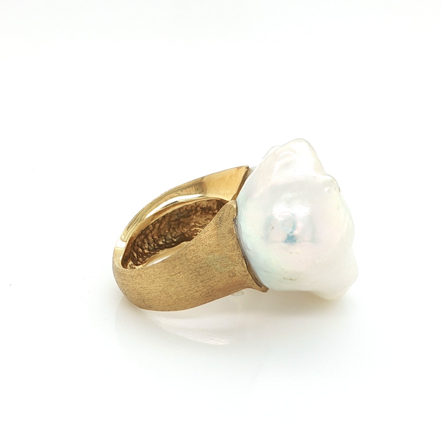 Yvel 18k Yellow Gold Satin Sea Baroque Freshwater Pearl Ring Size 6