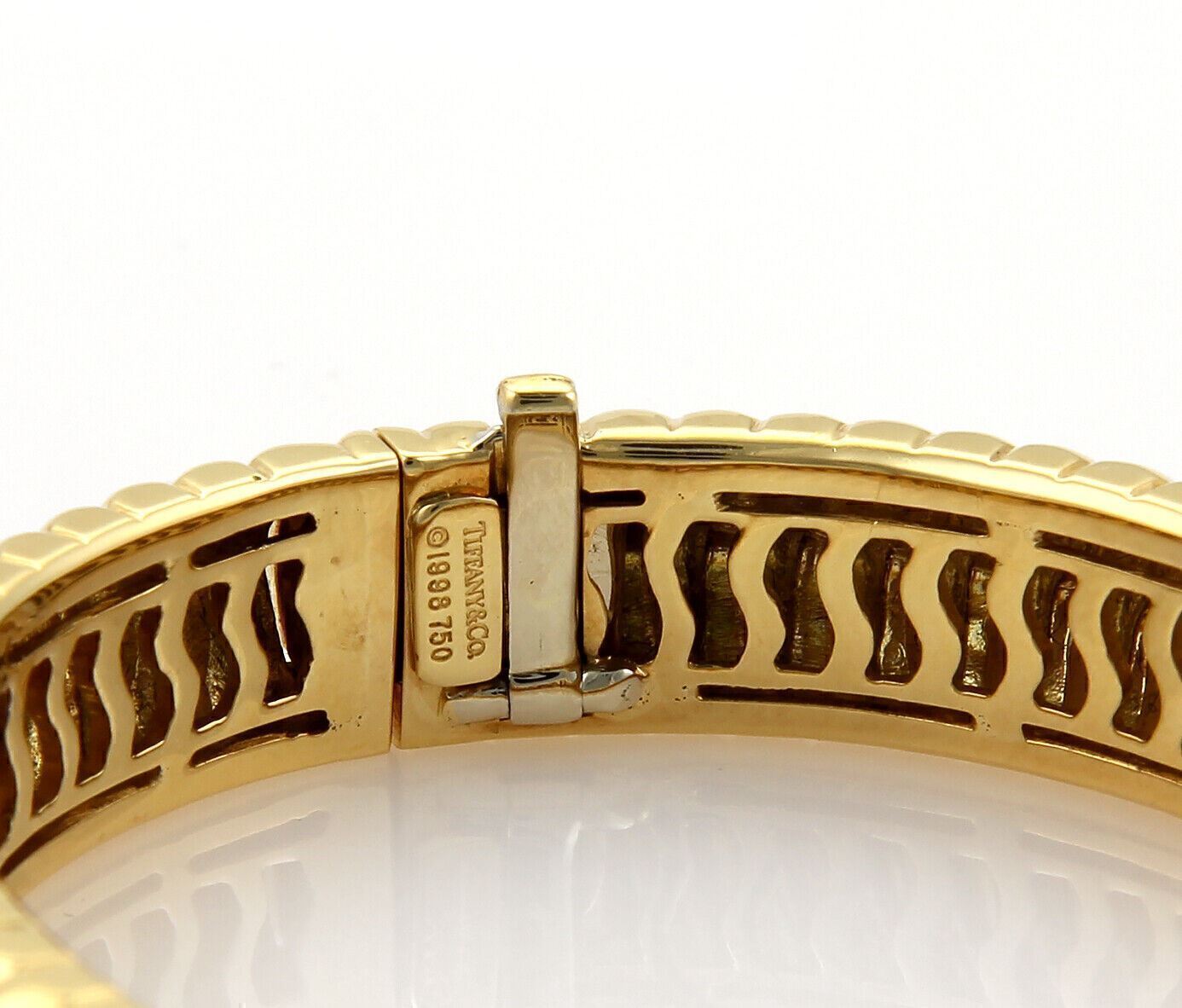 Tiffany & Co. 18k Yellow Gold Ribbed Bangle Bracelet