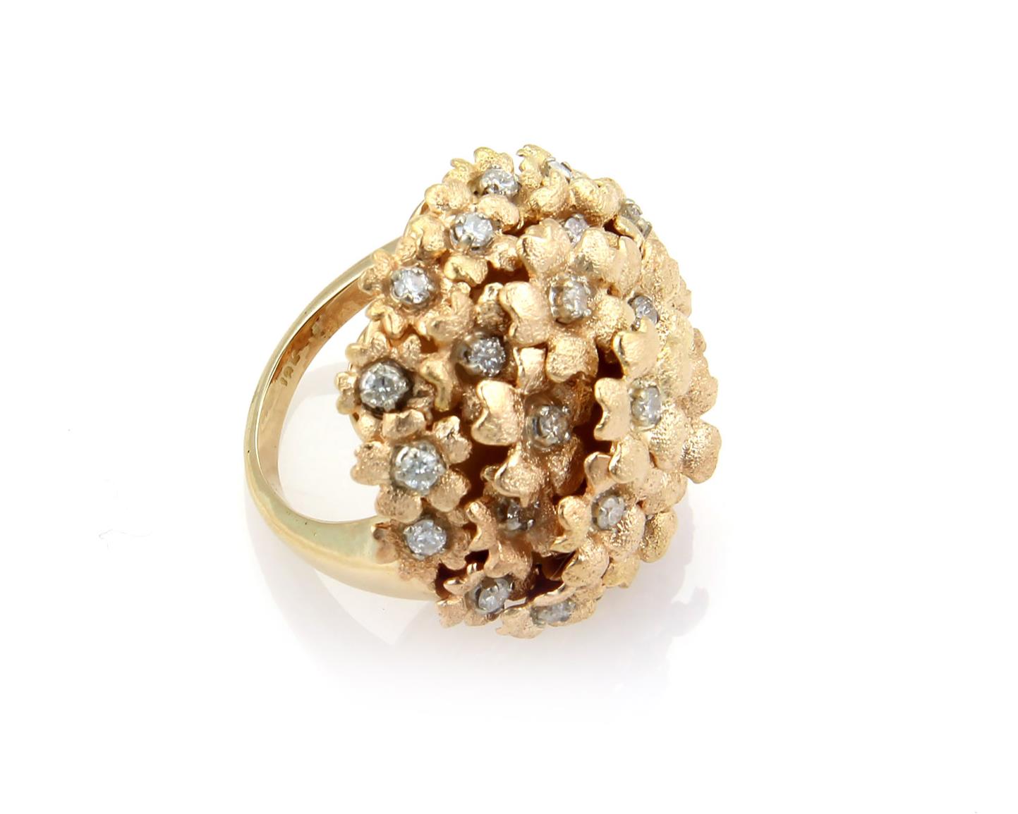 Diamonds Cluster Tremblant Floral Large Round Top 18k Gold Ring - Size 7