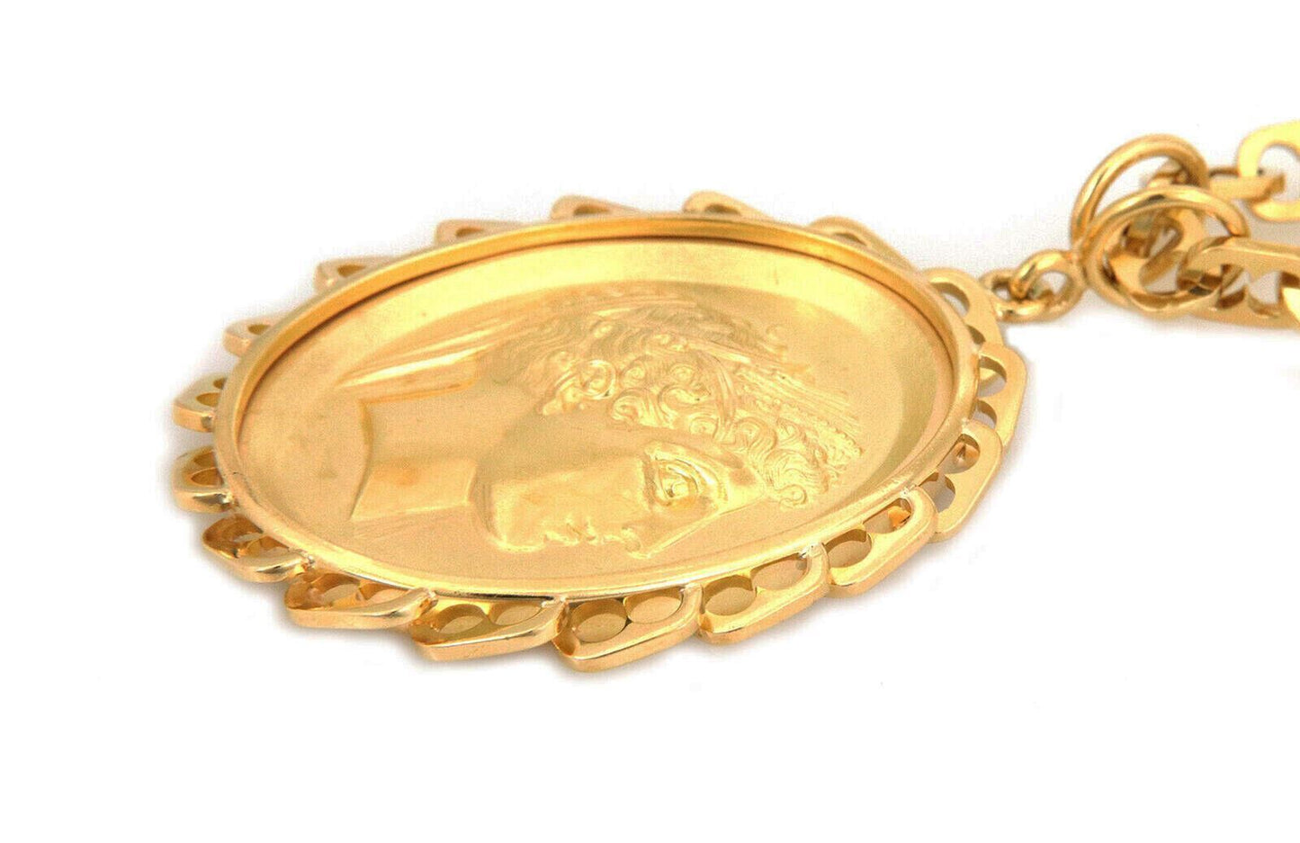 Wachler 18k Yellow Gold Embossed Cameo Oval Pendant Necklace