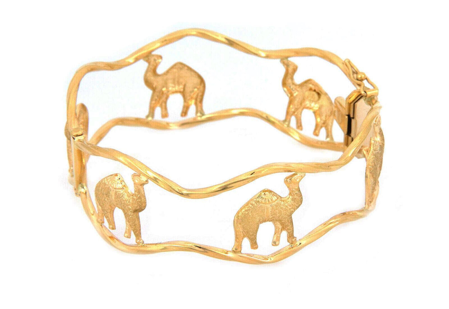 Wave Camel 18k Yellow Gold Bangle Bracelet