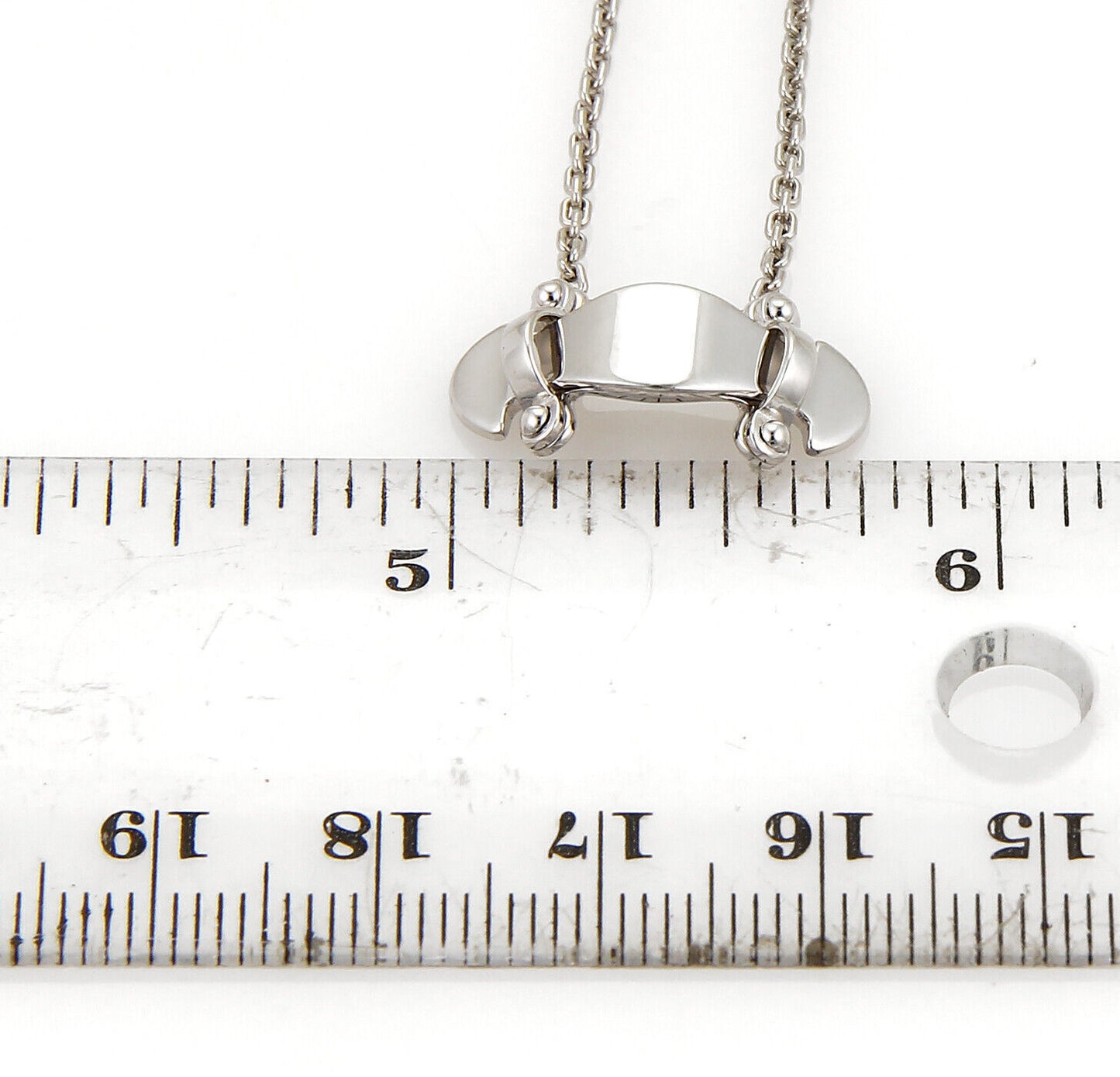 Louis Vuitton Stand By Me 18k White Gold Pendant Necklace